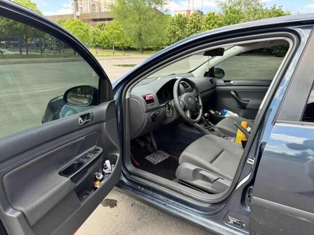 Синий Фольксваген Гольф, объемом двигателя 1.6 л и пробегом 228 тыс. км за 5500 $, фото 8 на Automoto.ua