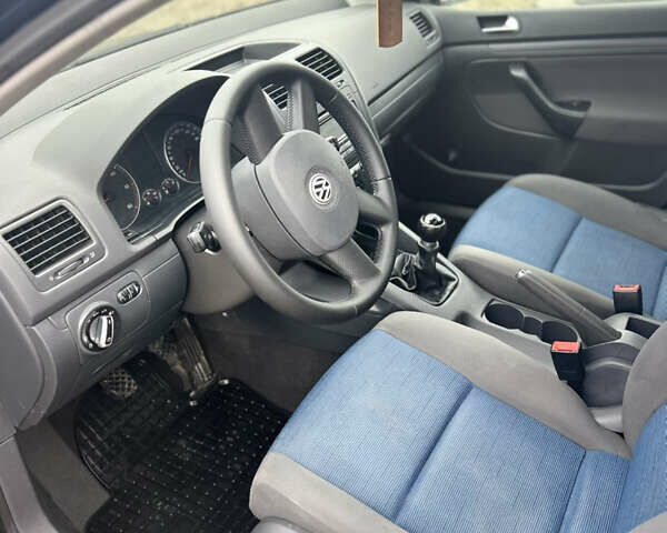 Синій Фольксваген Гольф, об'ємом двигуна 1.9 л та пробігом 289 тис. км за 5600 $, фото 19 на Automoto.ua