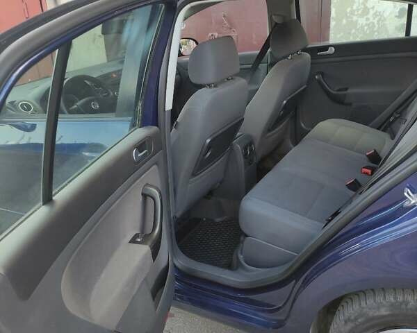 Синій Фольксваген Гольф, об'ємом двигуна 1.39 л та пробігом 244 тис. км за 5500 $, фото 12 на Automoto.ua