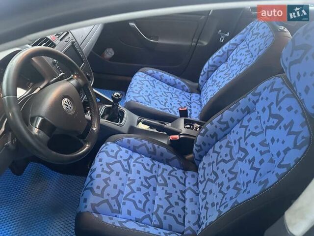 Синий Фольксваген Гольф, объемом двигателя 1.6 л и пробегом 286 тыс. км за 6500 $, фото 3 на Automoto.ua