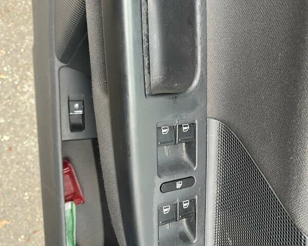 Синий Фольксваген Гольф, объемом двигателя 1.6 л и пробегом 240 тыс. км за 5500 $, фото 13 на Automoto.ua