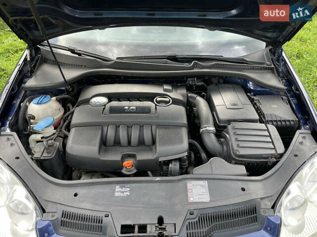 Синий Фольксваген Гольф, объемом двигателя 1.6 л и пробегом 243 тыс. км за 4900 $, фото 30 на Automoto.ua