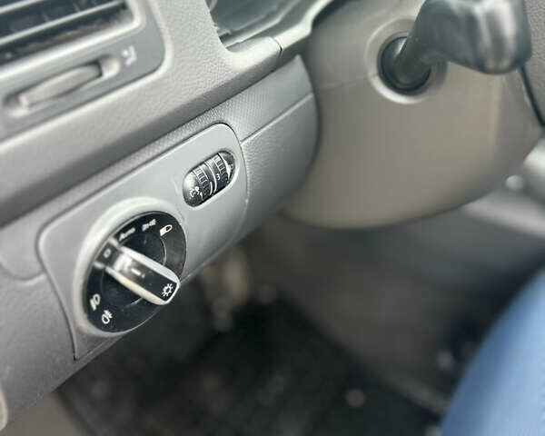 Синій Фольксваген Гольф, об'ємом двигуна 1.9 л та пробігом 289 тис. км за 5600 $, фото 16 на Automoto.ua