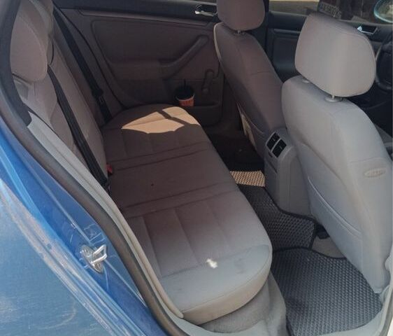 Синий Фольксваген Гольф, объемом двигателя 2 л и пробегом 285 тыс. км за 6000 $, фото 3 на Automoto.ua