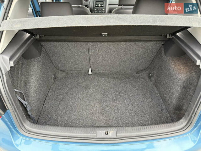 Синий Фольксваген Гольф, объемом двигателя 1.6 л и пробегом 262 тыс. км за 5700 $, фото 19 на Automoto.ua