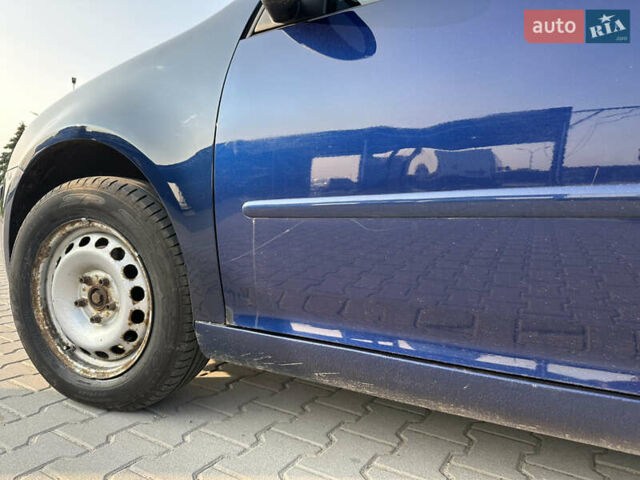 Фольксваген Гольф 2005 в Буске на Automoto.ua Синий Фольксваген Гольф, объемом двигателя 1.6 л и пробегом 193 тыс. км за 5300 $, фото 10 на Automoto.ua