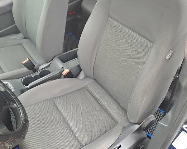 Синий Фольксваген Гольф, объемом двигателя 1.4 л и пробегом 430 тыс. км за 4100 $, фото 18 на Automoto.ua