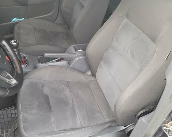 Синий Фольксваген Гольф, объемом двигателя 1.9 л и пробегом 309 тыс. км за 5200 $, фото 10 на Automoto.ua