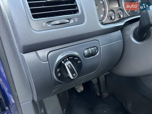 Синій Фольксваген Гольф, об'ємом двигуна 1.6 л та пробігом 196 тис. км за 6300 $, фото 47 на Automoto.ua