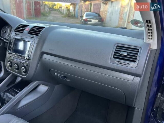 Синій Фольксваген Гольф, об'ємом двигуна 1.6 л та пробігом 196 тис. км за 6300 $, фото 43 на Automoto.ua