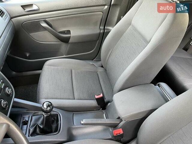 Синий Фольксваген Гольф, объемом двигателя 1.4 л и пробегом 250 тыс. км за 4600 $, фото 38 на Automoto.ua