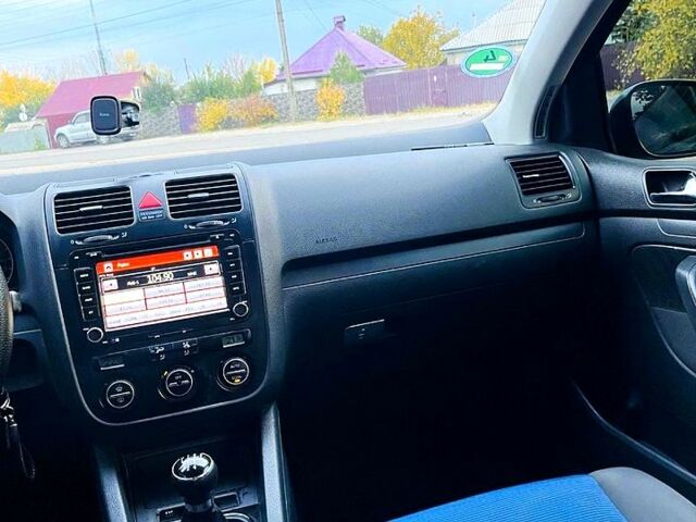 Синий Фольксваген Гольф, объемом двигателя 1.6 л и пробегом 191 тыс. км за 6100 $, фото 10 на Automoto.ua