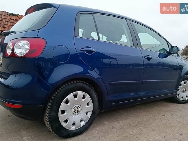 Синий Фольксваген Гольф, объемом двигателя 1.4 л и пробегом 195 тыс. км за 5299 $, фото 3 на Automoto.ua