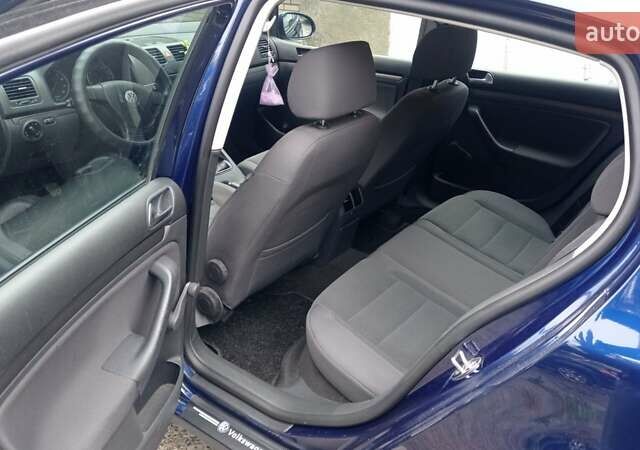 Синий Фольксваген Гольф, объемом двигателя 1.6 л и пробегом 290 тыс. км за 4950 $, фото 17 на Automoto.ua