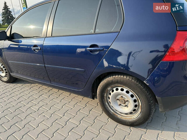 Фольксваген Гольф 2005 в Буске на Automoto.ua Синий Фольксваген Гольф, объемом двигателя 1.6 л и пробегом 193 тыс. км за 5300 $, фото 19 на Automoto.ua