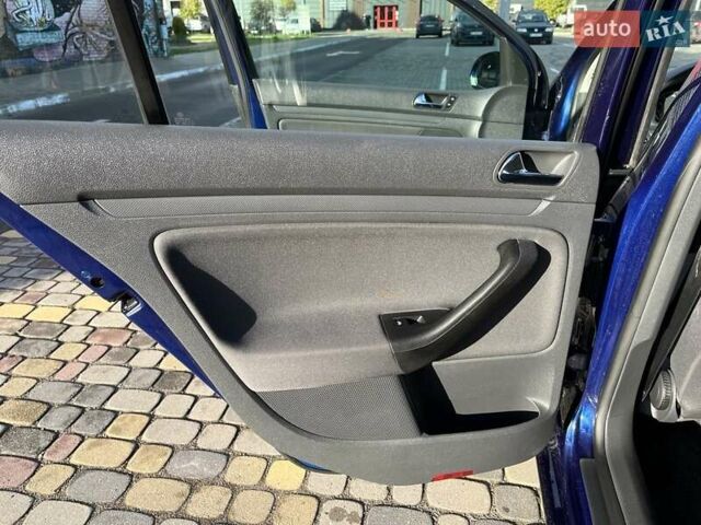 Синий Фольксваген Гольф, объемом двигателя 1.4 л и пробегом 250 тыс. км за 4600 $, фото 27 на Automoto.ua