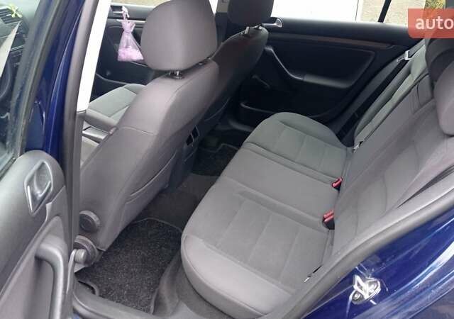 Синий Фольксваген Гольф, объемом двигателя 1.6 л и пробегом 290 тыс. км за 4950 $, фото 13 на Automoto.ua