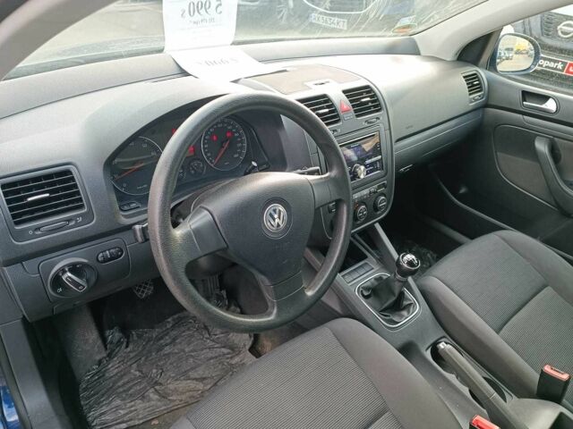 Синий Фольксваген Гольф, объемом двигателя 1.6 л и пробегом 221 тыс. км за 5990 $, фото 18 на Automoto.ua