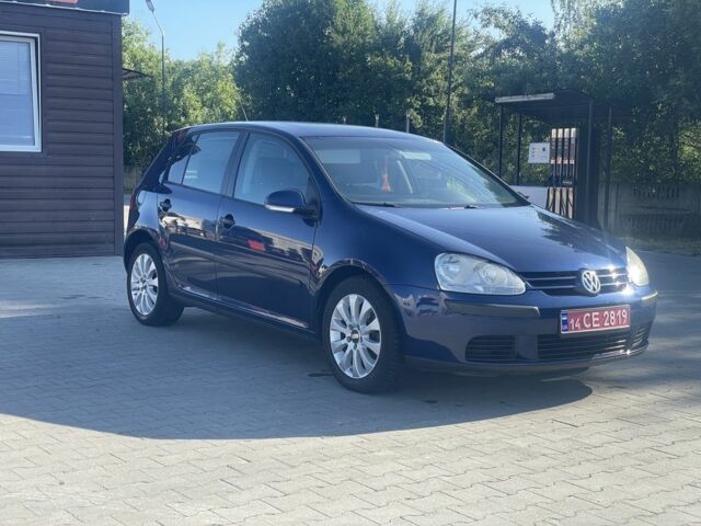Синий Фольксваген Гольф, объемом двигателя 1.6 л и пробегом 243 тыс. км за 5000 $, фото 1 на Automoto.ua