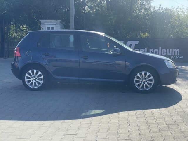 Синий Фольксваген Гольф, объемом двигателя 1.6 л и пробегом 243 тыс. км за 5000 $, фото 2 на Automoto.ua