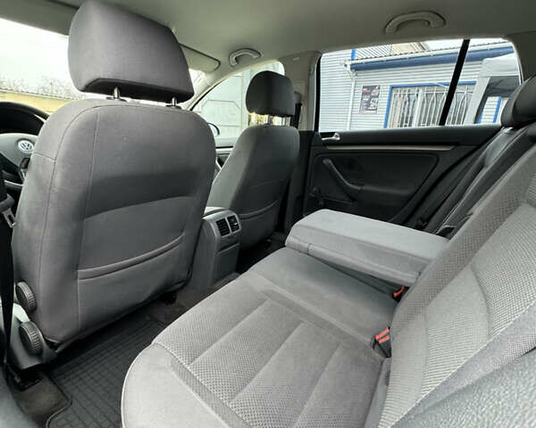 Синий Фольксваген Гольф, объемом двигателя 2 л и пробегом 227 тыс. км за 6700 $, фото 9 на Automoto.ua