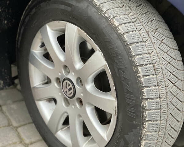 Синий Фольксваген Гольф, объемом двигателя 2 л и пробегом 285 тыс. км за 5450 $, фото 52 на Automoto.ua