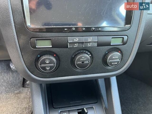 Синий Фольксваген Гольф, объемом двигателя 1.4 л и пробегом 250 тыс. км за 4600 $, фото 33 на Automoto.ua