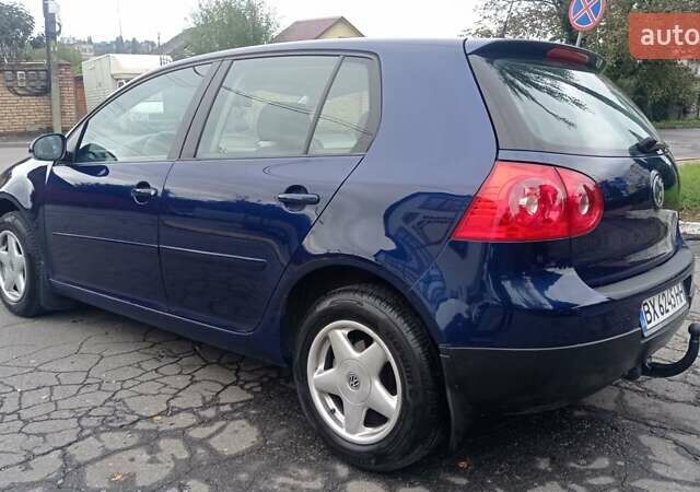 Синий Фольксваген Гольф, объемом двигателя 1.6 л и пробегом 290 тыс. км за 4950 $, фото 5 на Automoto.ua