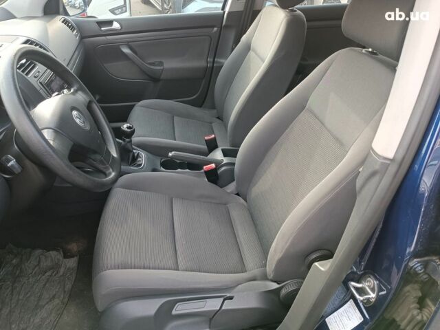 Синий Фольксваген Гольф, объемом двигателя 1.6 л и пробегом 221 тыс. км за 5990 $, фото 17 на Automoto.ua