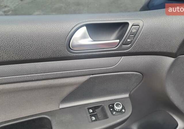 Синий Фольксваген Гольф, объемом двигателя 1.4 л и пробегом 218 тыс. км за 5500 $, фото 14 на Automoto.ua