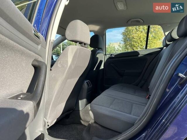 Синий Фольксваген Гольф, объемом двигателя 1.4 л и пробегом 250 тыс. км за 4600 $, фото 30 на Automoto.ua