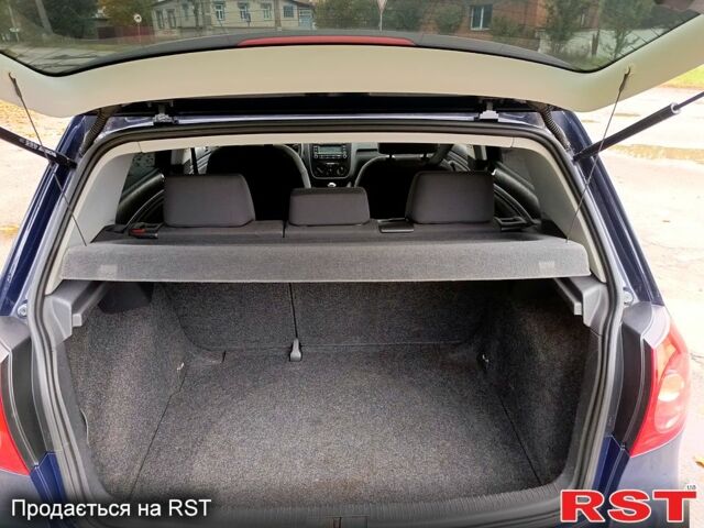 Синий Фольксваген Гольф, объемом двигателя 1.4 л и пробегом 241 тыс. км за 4850 $, фото 8 на Automoto.ua