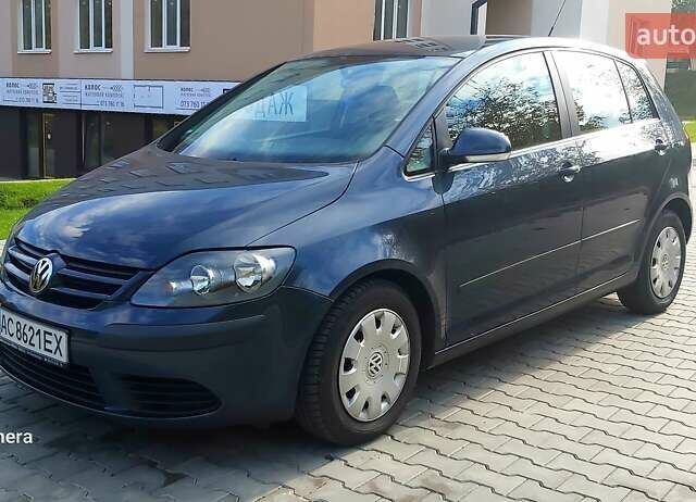 Синий Фольксваген Гольф, объемом двигателя 1.6 л и пробегом 252 тыс. км за 5000 $, фото 1 на Automoto.ua