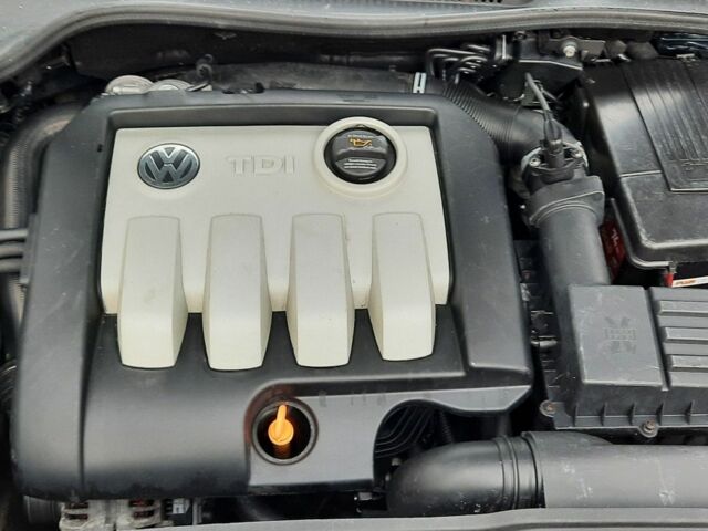 Синий Фольксваген Гольф, объемом двигателя 1.9 л и пробегом 471 тыс. км за 2400 $, фото 7 на Automoto.ua