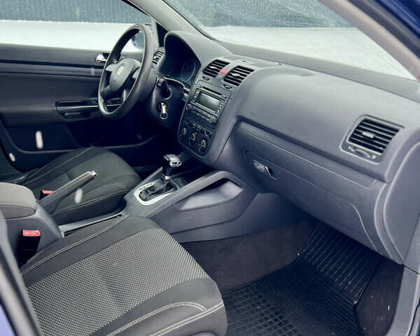 Синій Фольксваген Гольф, об'ємом двигуна 1.6 л та пробігом 203 тис. км за 6500 $, фото 60 на Automoto.ua