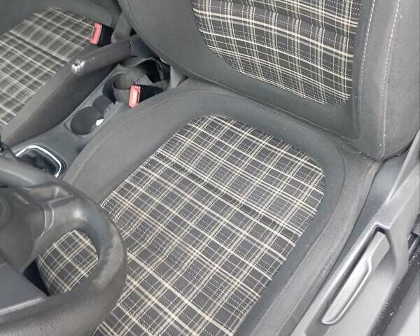 Синий Фольксваген Гольф, объемом двигателя 1.97 л и пробегом 220 тыс. км за 5300 $, фото 3 на Automoto.ua