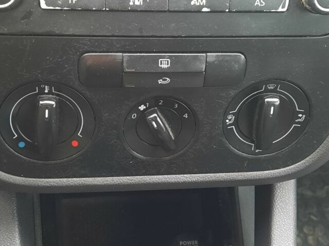 Синий Фольксваген Гольф, объемом двигателя 1.9 л и пробегом 471 тыс. км за 2400 $, фото 6 на Automoto.ua