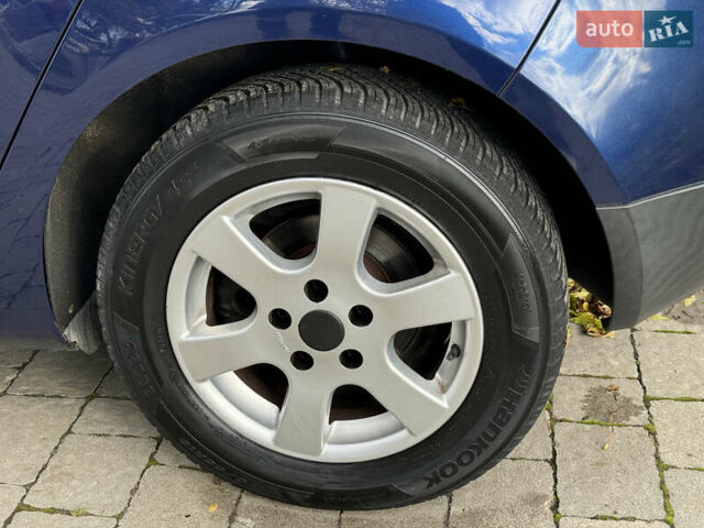 Синий Фольксваген Гольф, объемом двигателя 1.6 л и пробегом 214 тыс. км за 6350 $, фото 56 на Automoto.ua