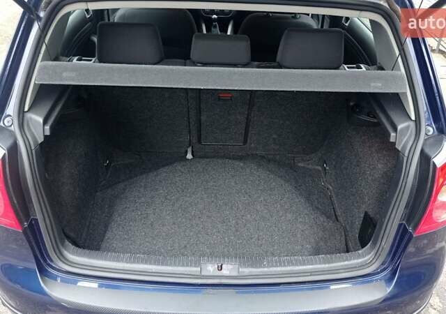 Синий Фольксваген Гольф, объемом двигателя 1.6 л и пробегом 290 тыс. км за 4950 $, фото 19 на Automoto.ua