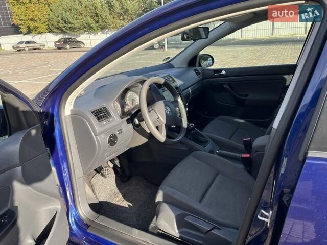 Синий Фольксваген Гольф, объемом двигателя 1.4 л и пробегом 250 тыс. км за 4600 $, фото 18 на Automoto.ua