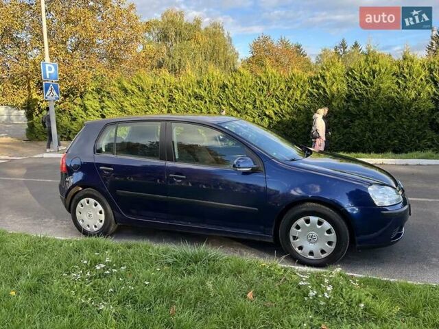 Синий Фольксваген Гольф, объемом двигателя 1.4 л и пробегом 250 тыс. км за 4600 $, фото 60 на Automoto.ua