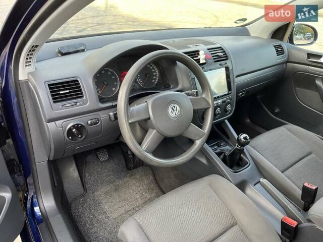 Синий Фольксваген Гольф, объемом двигателя 1.4 л и пробегом 250 тыс. км за 4600 $, фото 29 на Automoto.ua