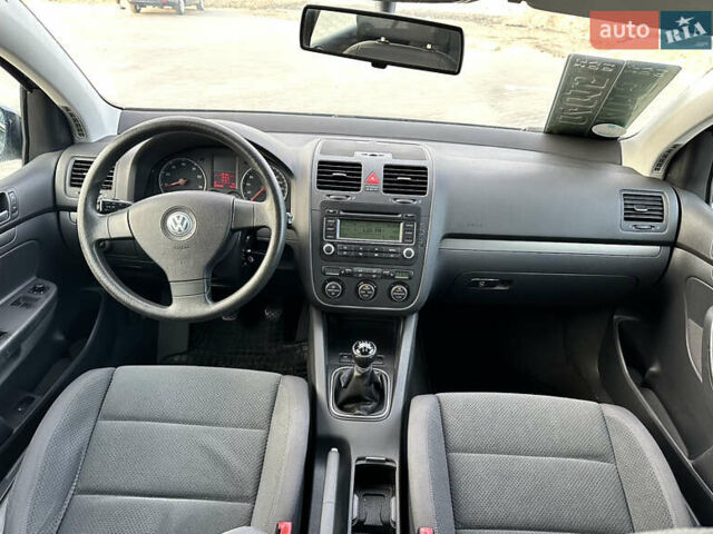 Синий Фольксваген Гольф, объемом двигателя 1.39 л и пробегом 238 тыс. км за 5750 $, фото 31 на Automoto.ua