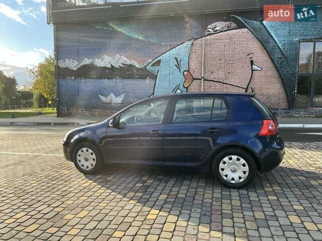 Синий Фольксваген Гольф, объемом двигателя 1.4 л и пробегом 250 тыс. км за 4600 $, фото 6 на Automoto.ua