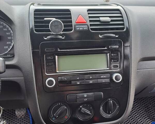 Синий Фольксваген Гольф, объемом двигателя 1.4 л и пробегом 430 тыс. км за 4100 $, фото 17 на Automoto.ua