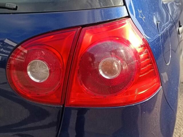 Синий Фольксваген Гольф, объемом двигателя 1.6 л и пробегом 221 тыс. км за 5990 $, фото 10 на Automoto.ua