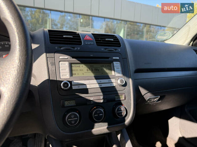 Синий Фольксваген Гольф, объемом двигателя 1.4 л и пробегом 261 тыс. км за 4700 $, фото 5 на Automoto.ua