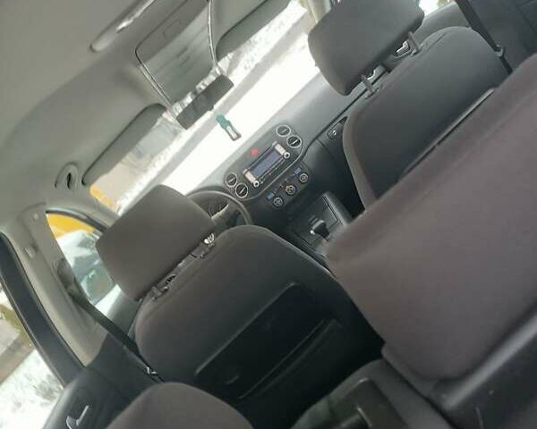 Синий Фольксваген Гольф, объемом двигателя 1.6 л и пробегом 286 тыс. км за 5700 $, фото 12 на Automoto.ua