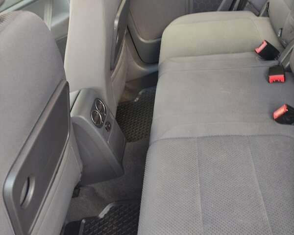 Синій Фольксваген Гольф, об'ємом двигуна 1.39 л та пробігом 244 тис. км за 5500 $, фото 11 на Automoto.ua