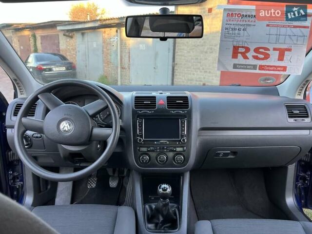 Синій Фольксваген Гольф, об'ємом двигуна 1.6 л та пробігом 196 тис. км за 6300 $, фото 51 на Automoto.ua